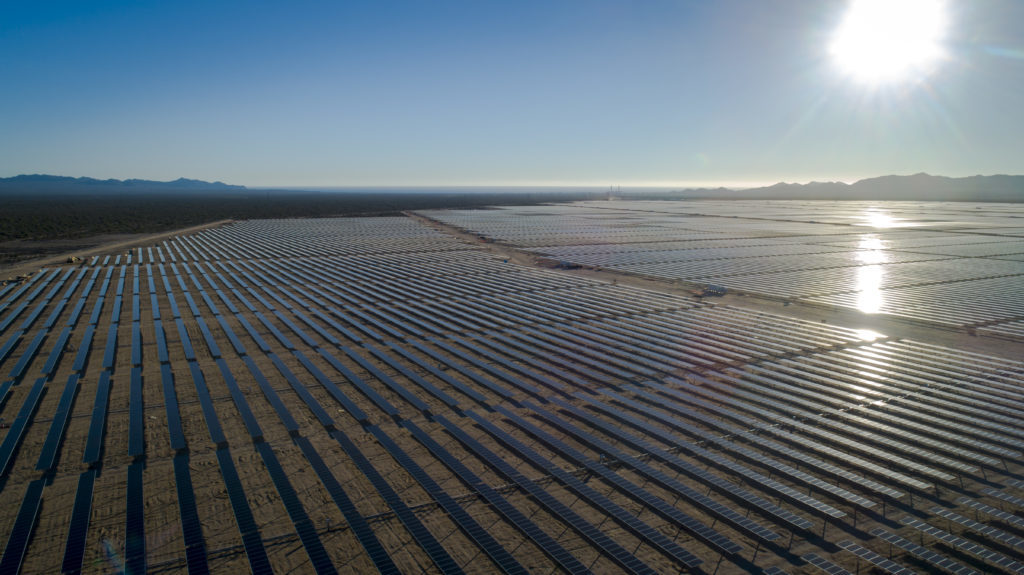 Últimos blogs de la empresa sobre La innovación solar continúa a pesar del exceso de oferta de módulos