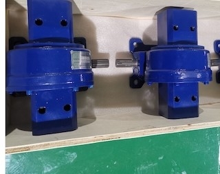 Contragolpe sin cepillo de Mini Worm Slew Drive Gearbox del motor 1 pulgada